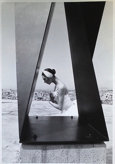 Danza classica fra le opere scultoree di Nino Perizi a San Giusto